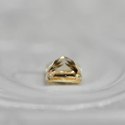 バイカラーサファイア 0.24ct スクエアカット 3.2mm×3.2mm×2.2mm【MJ2689】