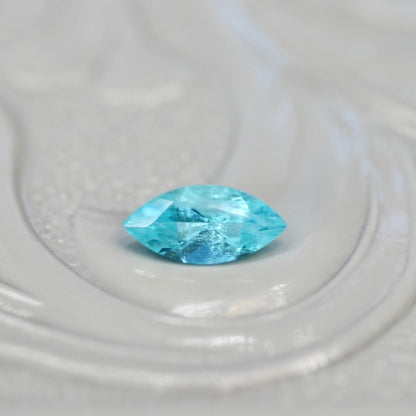 パライバトルマリン 0.165ct ブラジル産 マーキスカット 5.3mm×2.6mm×2.1mm【MJ2719】