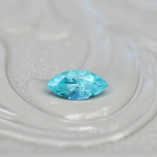 パライバトルマリン 0.165ct ブラジル産 マーキスカット 5.3mm×2.6mm×2.1mm【MJ2719】