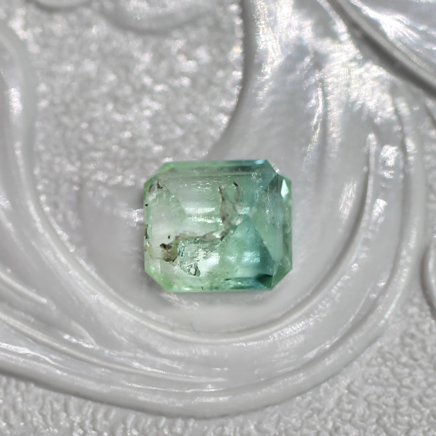 バイカラートルマリン 0.59ct エメラルドカット 5.2mm×4.6mm×3.1mm【MJ2654】