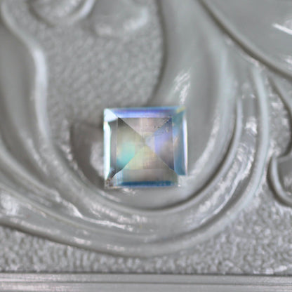 アンデシンラブラドライト 0.645ct 5×5mm マラウイ産 レインボームーンストーン 【MJ2450】