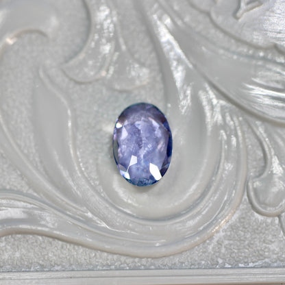 バイカラーゾイサイト 0.75ct オーバルカット 7.1mm×4.9mm×3.1mm【MJ2593】