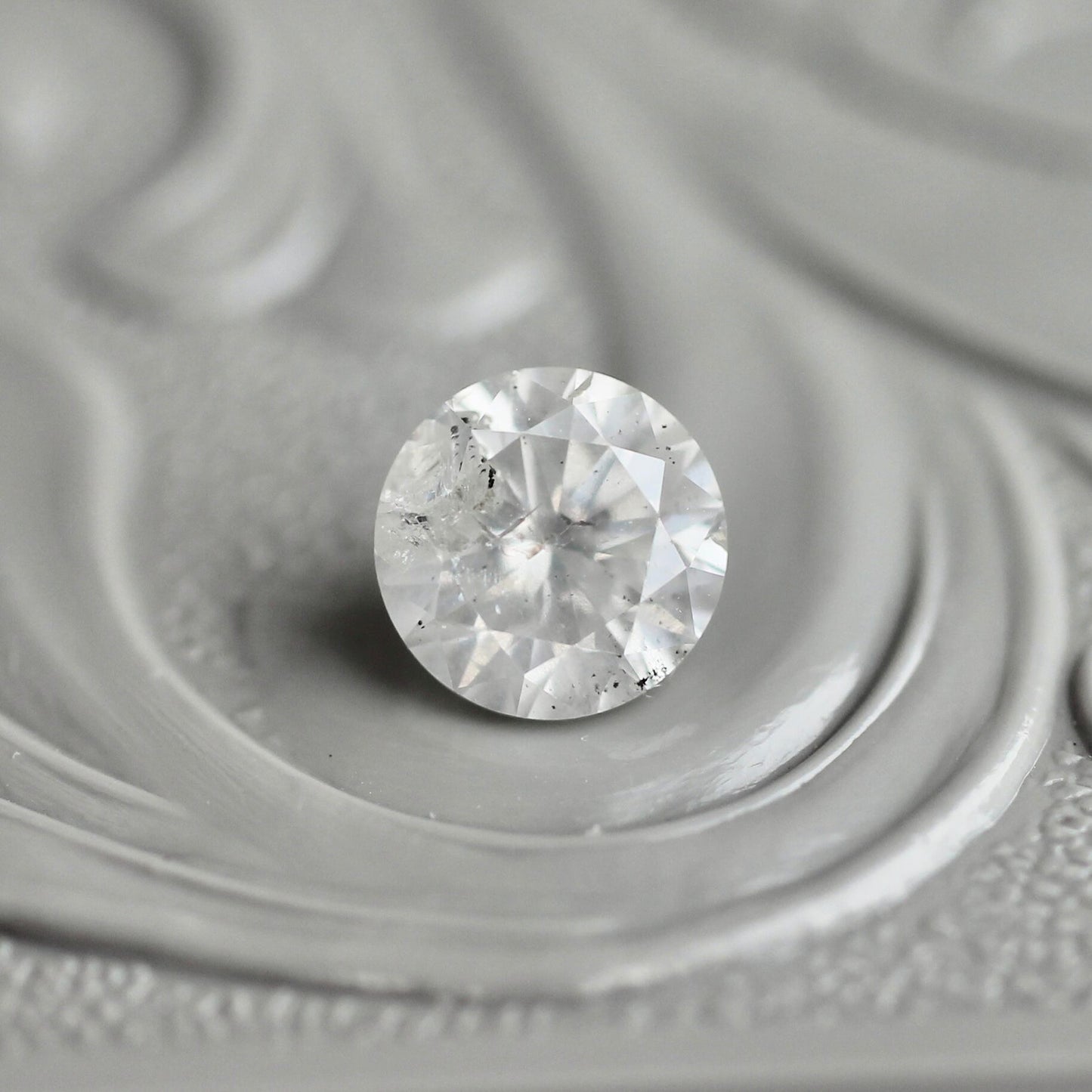 ソルトアンドペッパーダイヤモンド 0.57ct 5.1mm 【MJ2438】