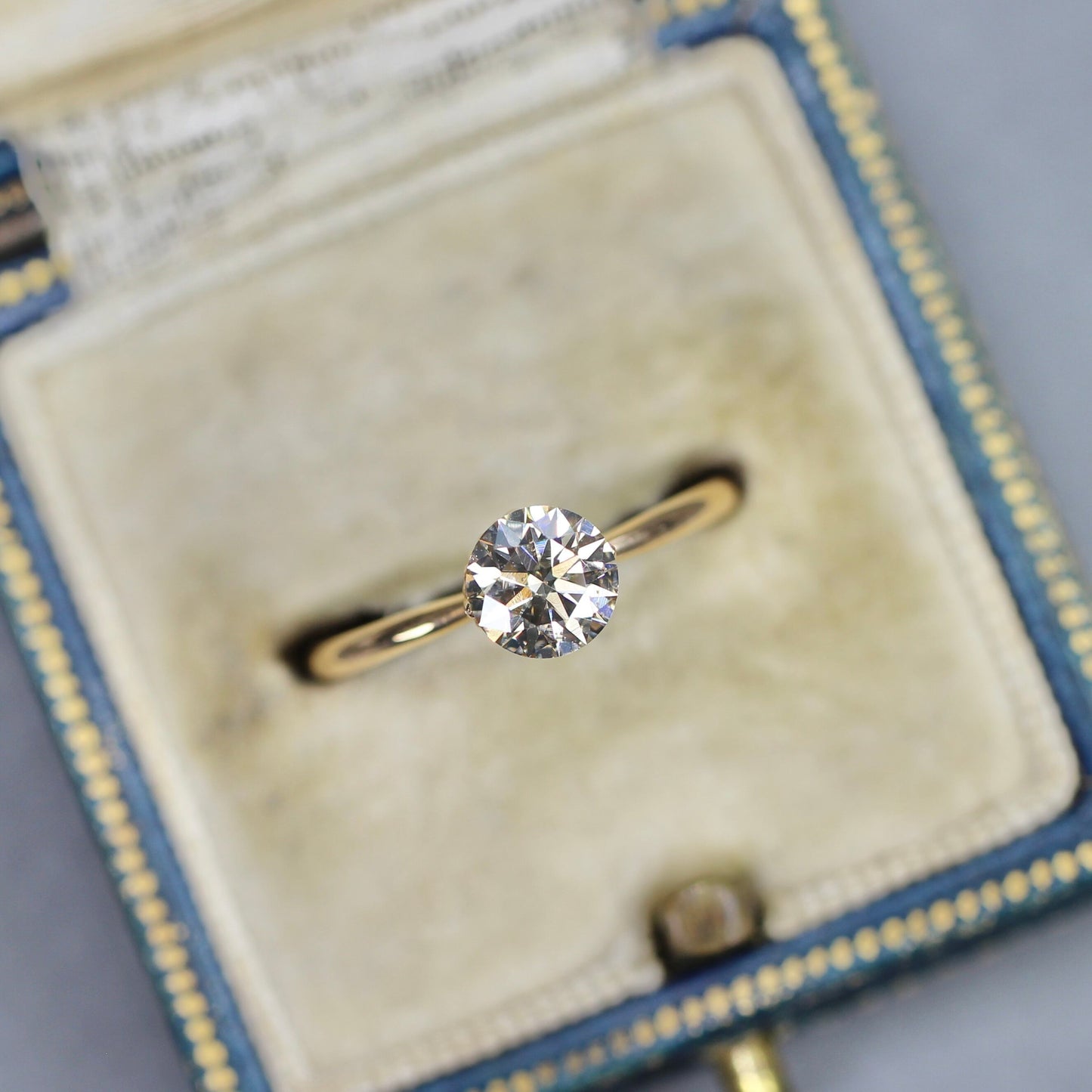 シャンパンブラウンダイヤモンド 0.664ct  VS-2 Very Good ラウンドブリリアントカット【MJ2680】