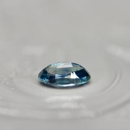 モンタナサファイア 0.26ct オーバルカット  4.8mm×3.0mm×2.1mm【MJ2731】