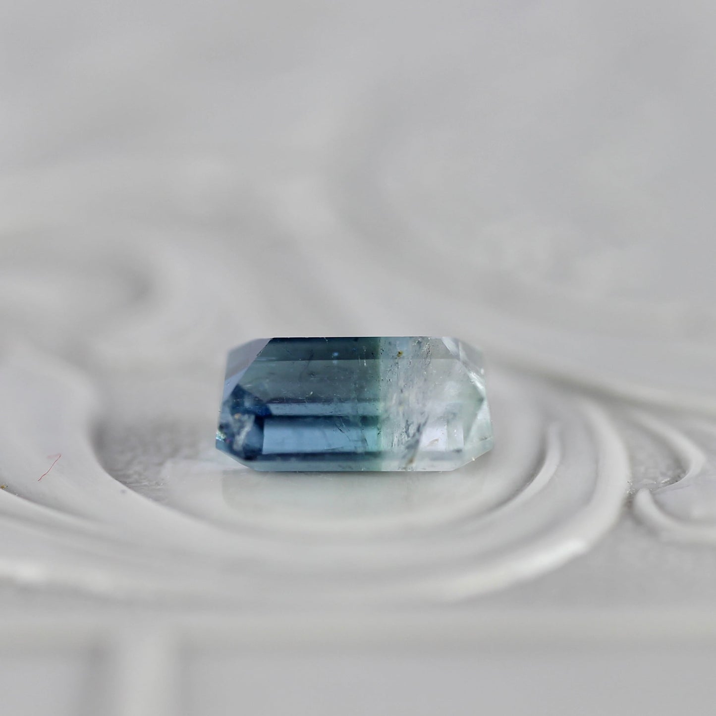 バイカラートルマリン 1.07ct エメラルドカット 7.0mm×4.9mm×3.1mm【MJ2773】