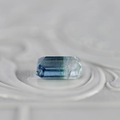 バイカラートルマリン 1.07ct エメラルドカット 7.0mm×4.9mm×3.1mm【MJ2773】