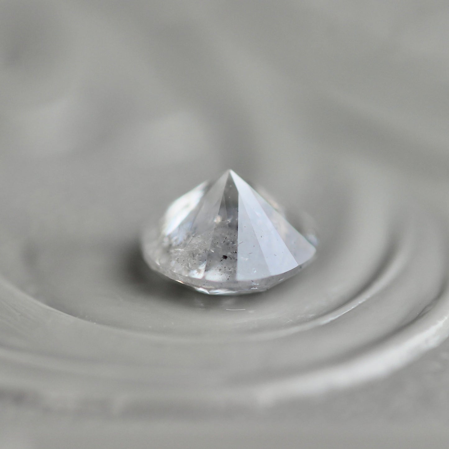 ソルトアンドペッパーダイヤモンド 0.41ct 4.6mm 【MJ2446】