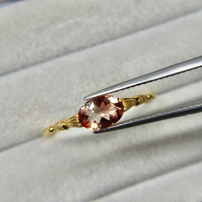 オーバルカット バイカラーラブラドライト 0.64ct 6.7mm×4.6mm-2.6mm 【MJ2512】