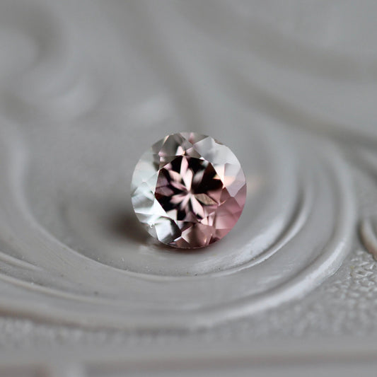 バイカラートルマリン 0.46ct 4.8mm 【MJ2422】