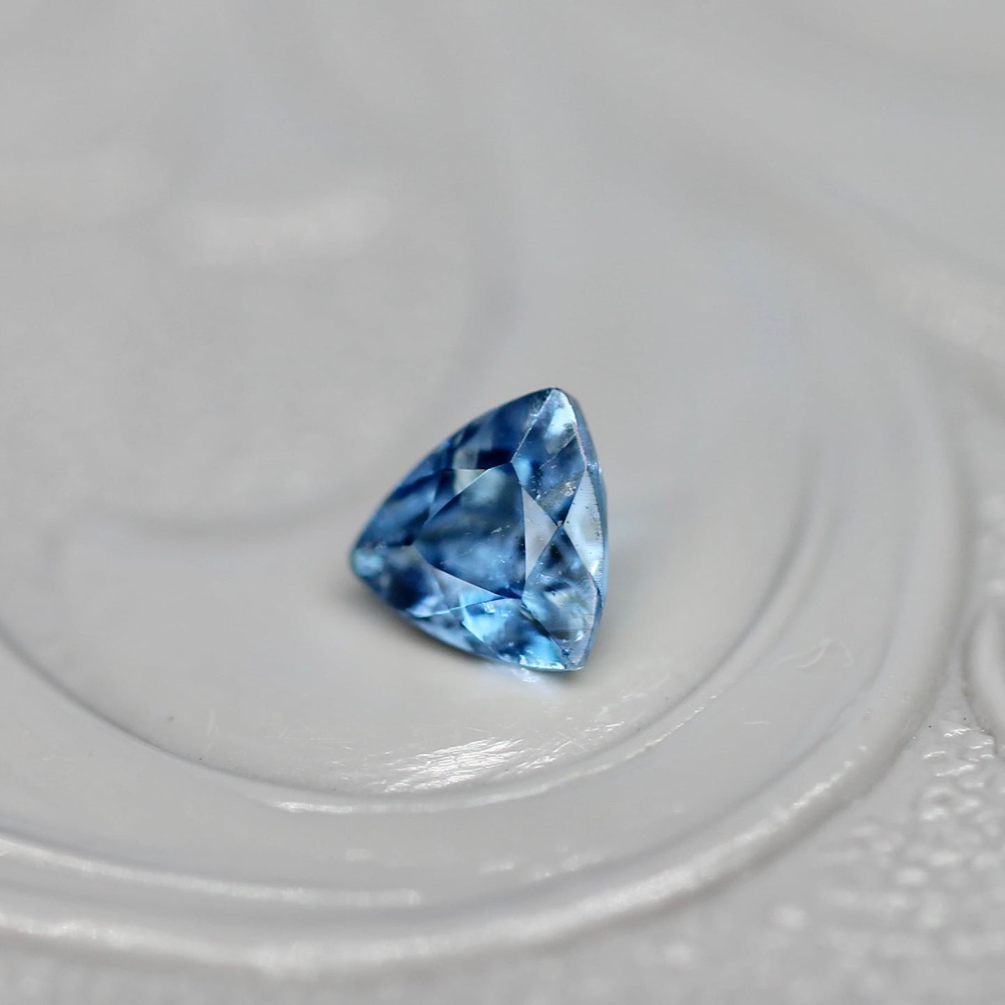 タトゥーアクアマリン 0.15ct トリリアントカット 3.6mm×3.6mm×2.4mm【MJ2672】