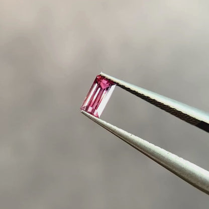バイカラーサファイア 0.24ct スクエアカット 4.5mm×2.5mm×1.9mm【MJ3105】