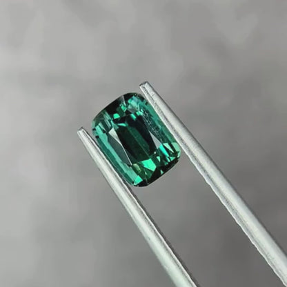 ラグーントルマリン 0.97ct クッションカット 6.4mm×4.8mm×3.9mm 【MJ2907】