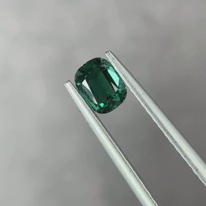 ラグーントルマリン 0.54ct クッションカット 5.4mm×4.2mm×3.0mm 【MJ2911】