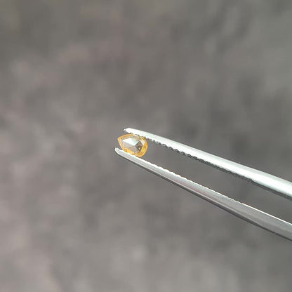 ナチュラルダイヤモンド 0.11ct ペアシェイプローズカット 4.0mm×2.9mm×1.3mm【MJ3070】