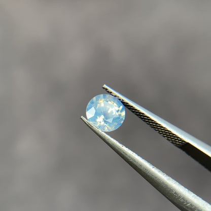 シルキーサファイア 0.63ct ラウンドカット 4.8mm×4.8mm×3.5mm【MJ3059】