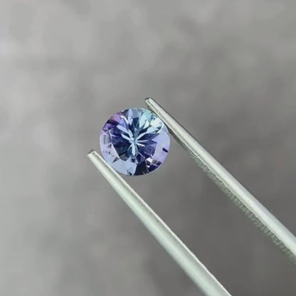 バイカラーゾイサイト 0.72ct ラウンドカット  5.9mm×5.8mm×3.5mm【MJ2901】