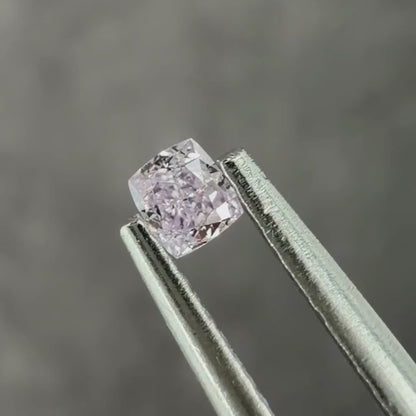 ピンクダイヤモンド 0.062ct Very Light Pink クッションカット  2.4mm×2.1mm×1.3mm ソーティング付【MJ3004】