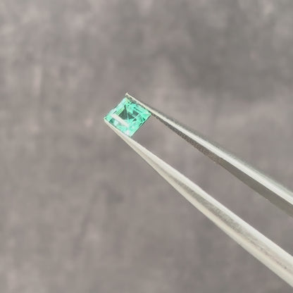 シーフォームトルマリン 0.49ct スクエアカット 4.3mm×4.1mm×3.2mm【MJ3128】