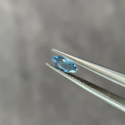 サンタマリアアクアマリン 0.17ct マーキスカット 5.8mm×2.9mm×1.8mm【MJ3065】