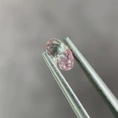 バイカラートルマリン 0.28ct オーバルカット 5.1mm×3.0mm×2.7mm【MJ2981】