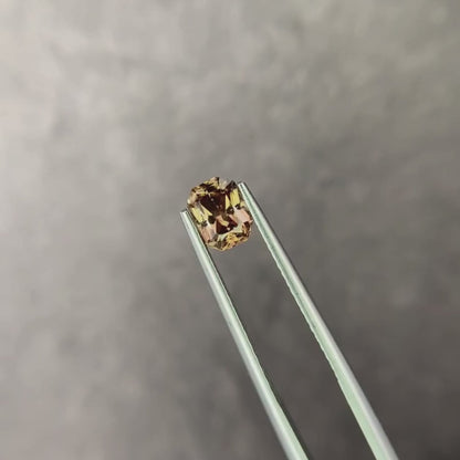 ジルコン 1.18ct ラディアントカット 6.5mm×4.9mm×3.4mm【MJ2892】