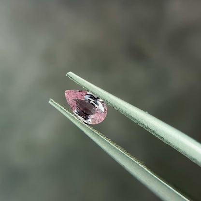 非加熱サファイア 0.25ct ペアシェイプカット 5.0mm×2.9mm×1.9mm【MJ2554-5】