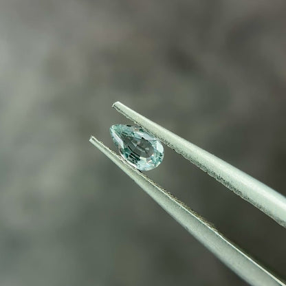 非加熱サファイア 0.22ct ペアシェイプカット 4.8mm×2.9mm×1.8mm【MJ2554-4】