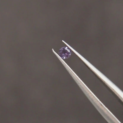 サファイア 0.12ct ラウンドカット 2.7mm×2.7mm×1.9mm【MJ2990】