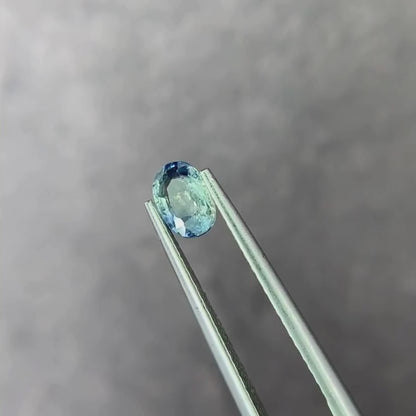 バイカラーサファイア 0.71ct オーバルカット 6.2mm×4.2mm×2.7mm【MJ2978】
