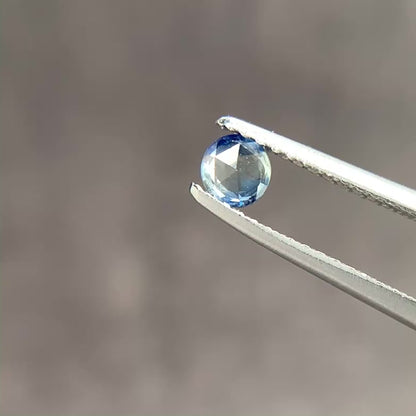 バイカラーサファイア 0.25ct ローズカット 3.6mm×3.6m×1.8mm【MJ2871】