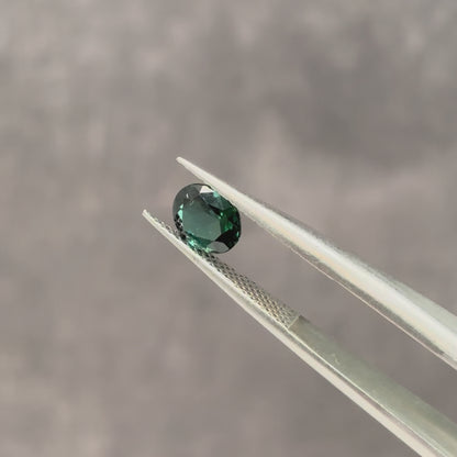 ラグーントルマリン 0.65ct オーバルカット 6.0mm×5.0mm×3.1mm【MJ3130】