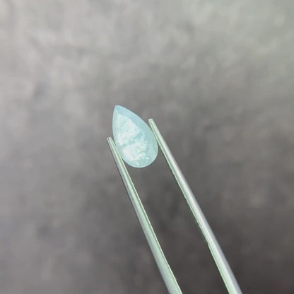 レインボーアクアマリン 0.97ct ペアシェイプカット 9.7mm×5.6mm×3.4mm【MJ2905】