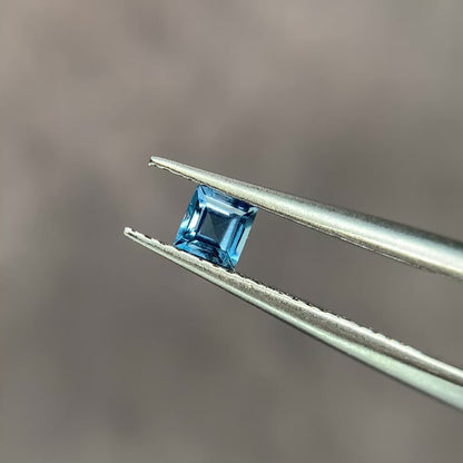 サンタマリアアクアマリン 0.15ct スクエアカット 3.0mm×3.0mm×2.0mm【MJ3064】
