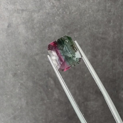 バイカラートルマリン 2.75ct エメラルドカット  9.3mm×8.1mm×3.8mm【MJ3026】