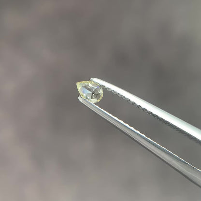 ナチュラルダイヤモンド 0.10ct ペアシェイプローズカット 4.0mm×2.8mm×1.1mm【MJ3068】