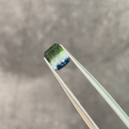 パーティーカラードトルマリン 0.98ct エメラルドカット 6.1mm×4.9mm×3.2mm【MJ3141】