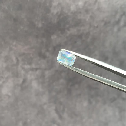 アンデシンラブラドライト 0.90ct ラディアントカット 7.2mm×4.9mm×3.6mm レインボームーンストーン【MJ2867】