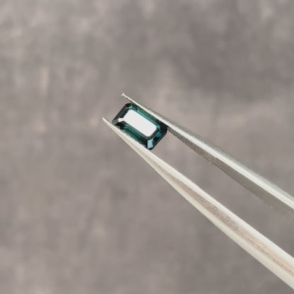 ラグーントルマリン 0.69ct エメラルドカット 6.3mm×3.9mm×3.2mm【MJ3131】
