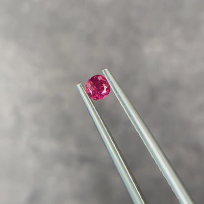 ピンクスピネル 0.10ct クッションカット  2.9mm×2.9mm×1.5mm【MJ2860】